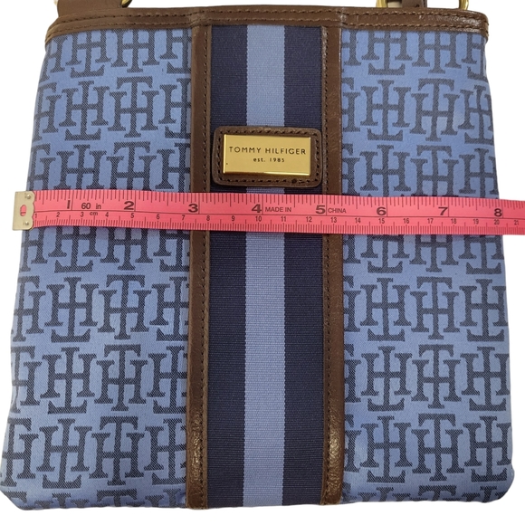 Tommy Hilfiger cross body bag blue with brown strap - Picture 2 of 6
